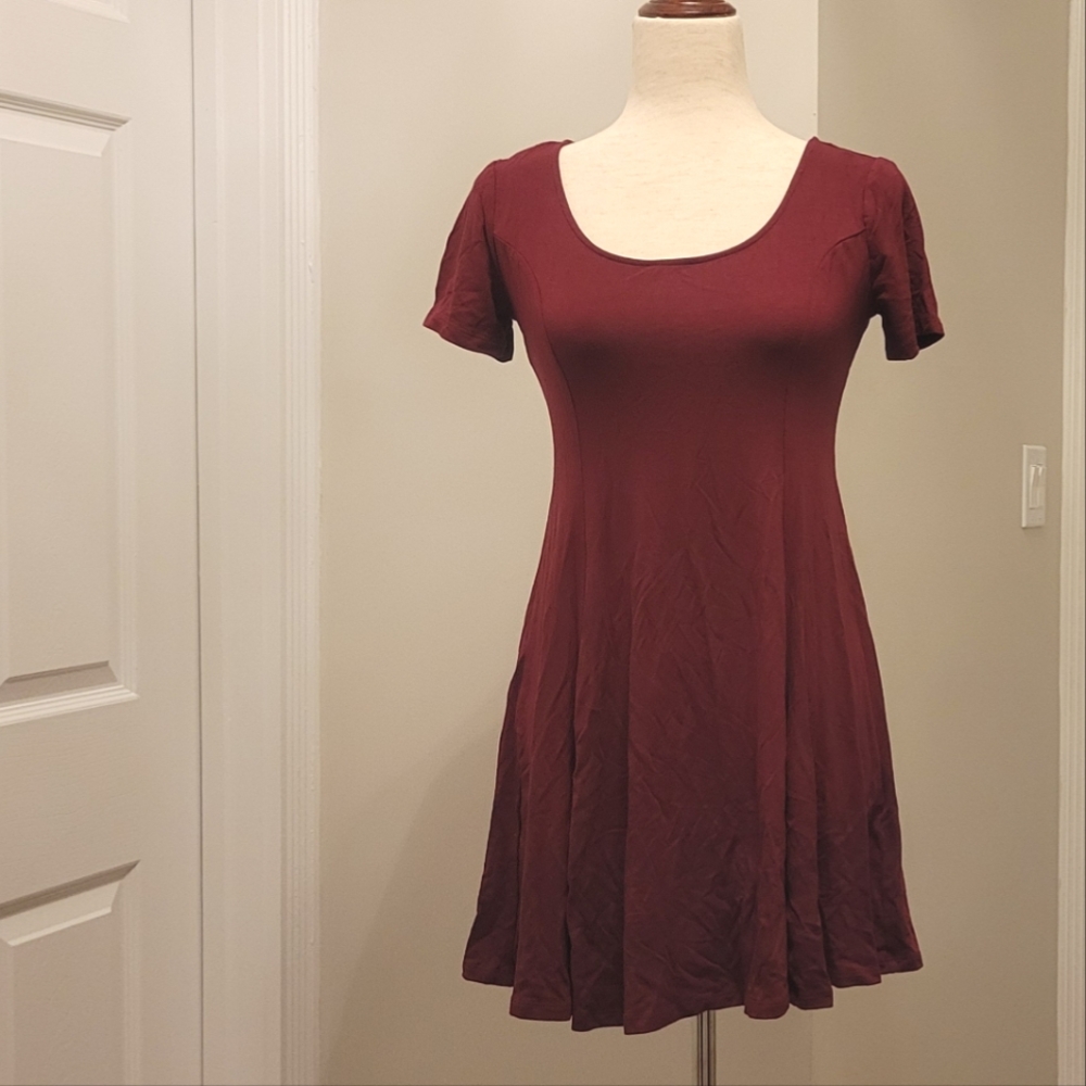Short Sleeve Scoop Neck Flare Burgundy Dress